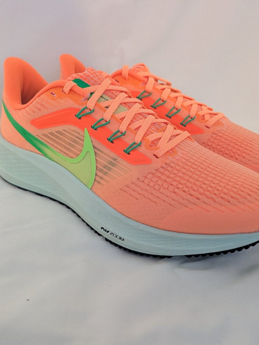 Nike Air Zoom Pegasus 39 Running Shoes, Peach Cream/Ghost Green, Women US 11 - Picture 3 of 9